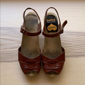 Toffeel Hashbeens Clogs.